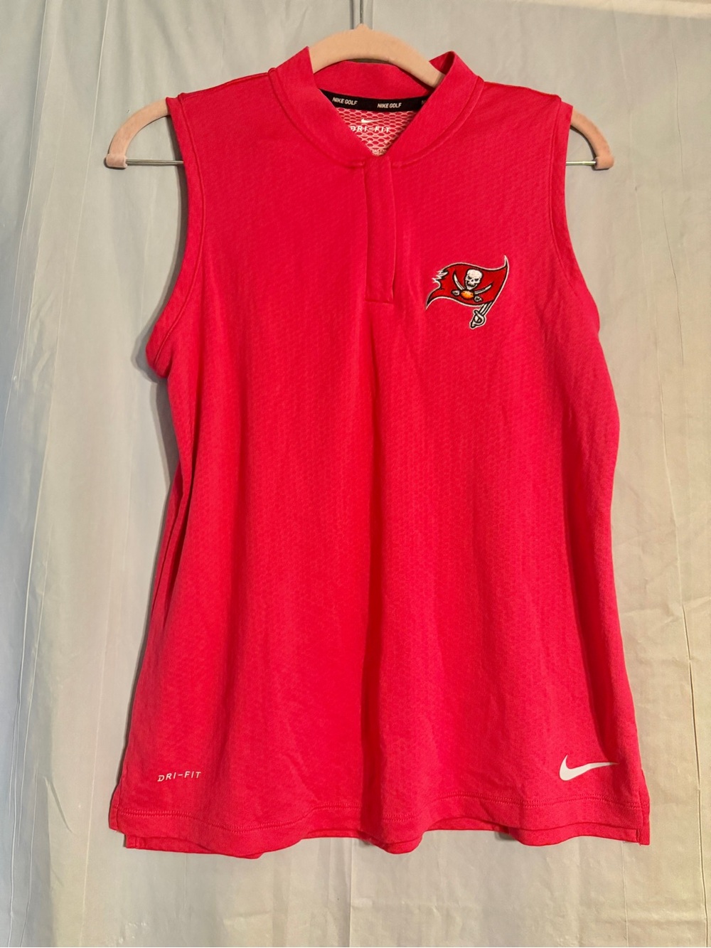 Nike Golf Tampa Bay Buccaneers Women’s M Pink Dri-FIT Sleeveless Polo NFL